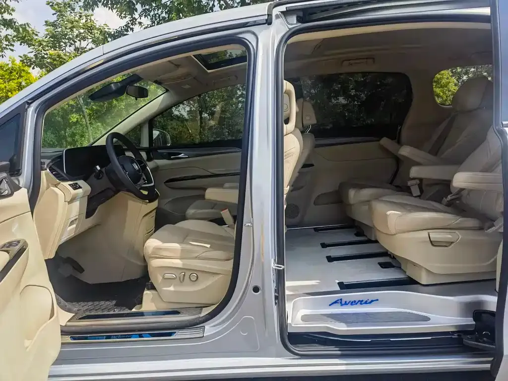 Buick GL8 Hybrid — фото 2