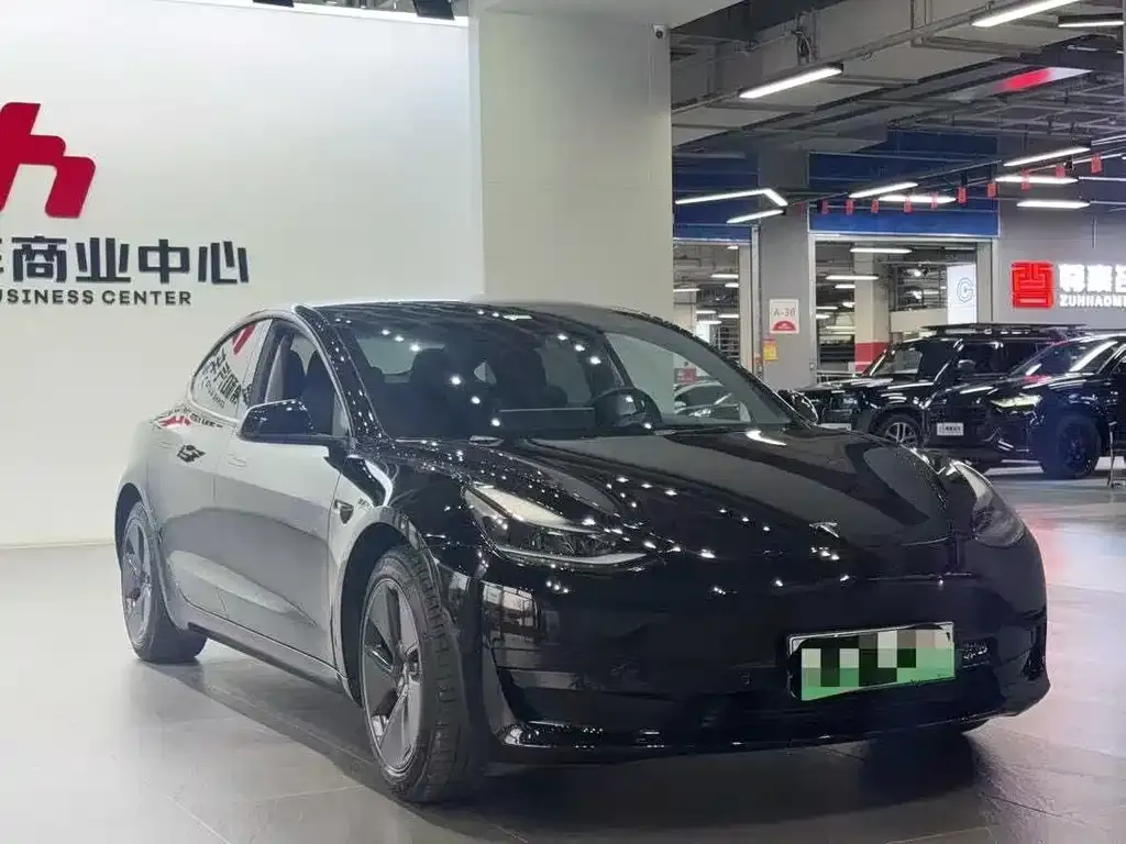 Tesla Model 3 — фото 4