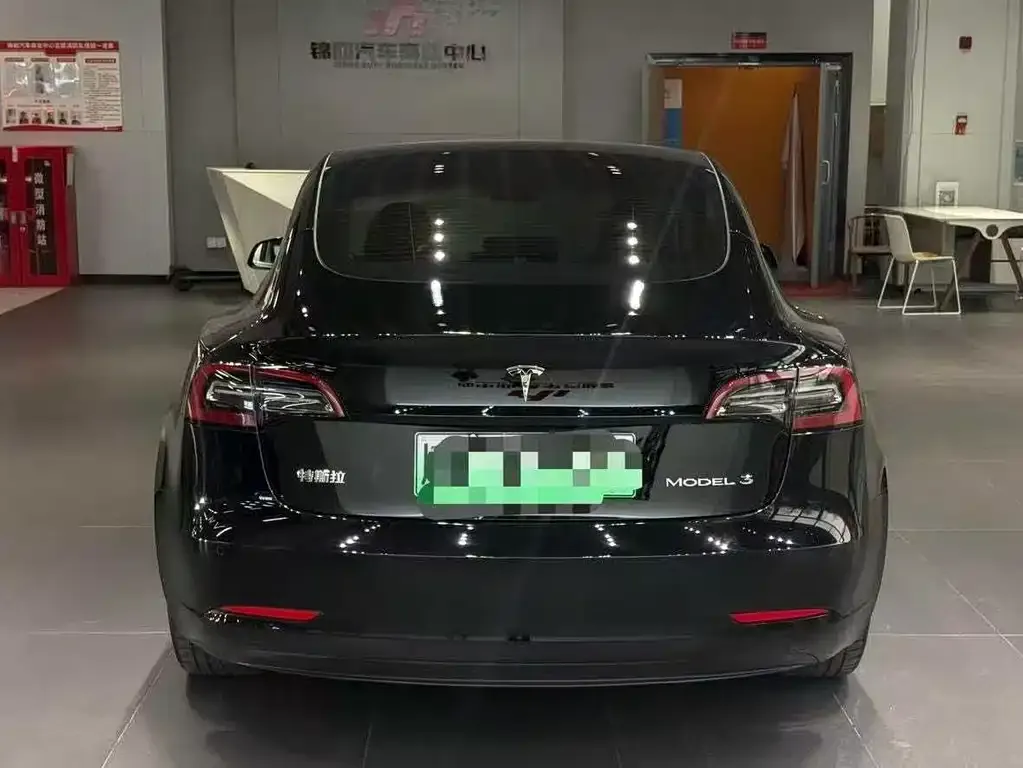 Tesla Model 3 — фото 2
