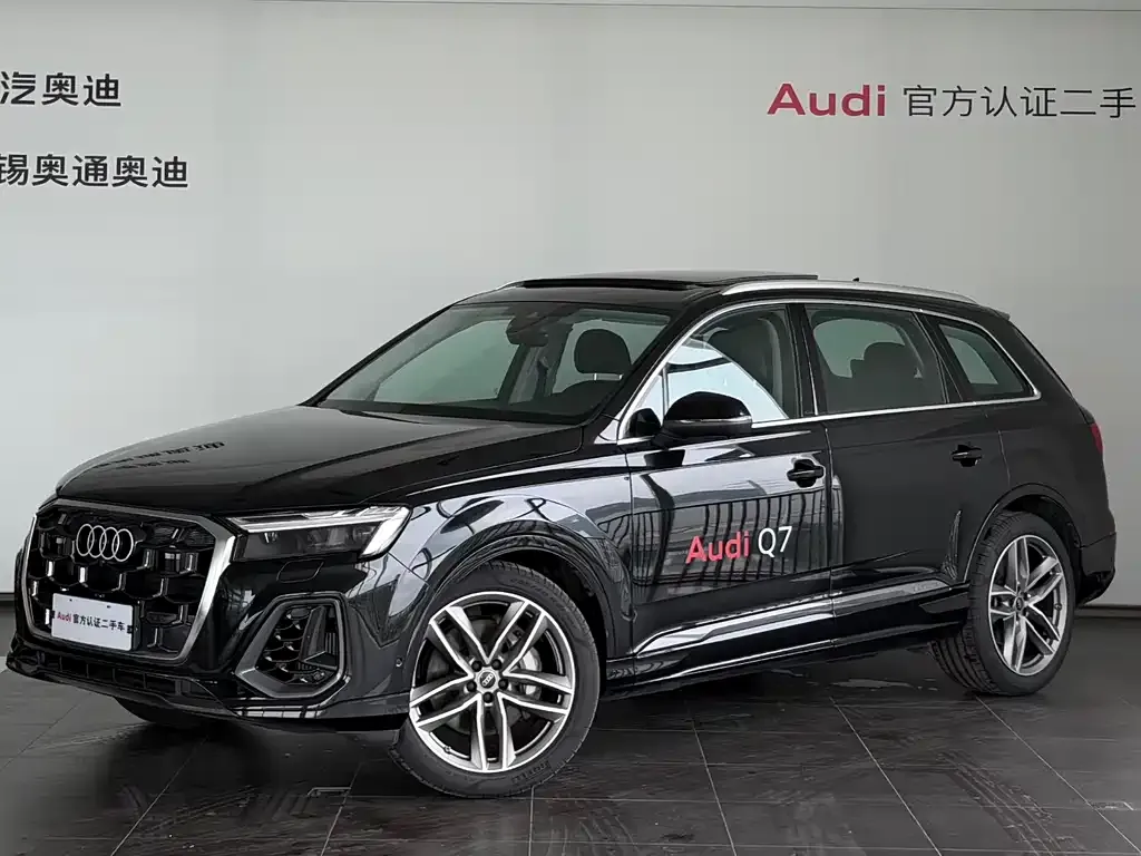 Audi Q7 — фото 1