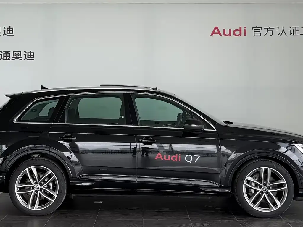 Audi Q7 — фото 5