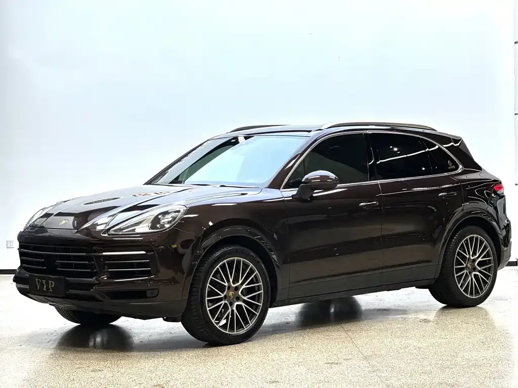 Porsche Cayenne — фото 1