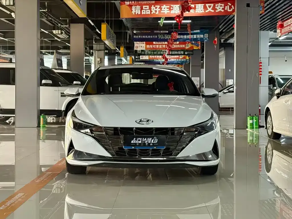 Hyundai Elantra — фото 2