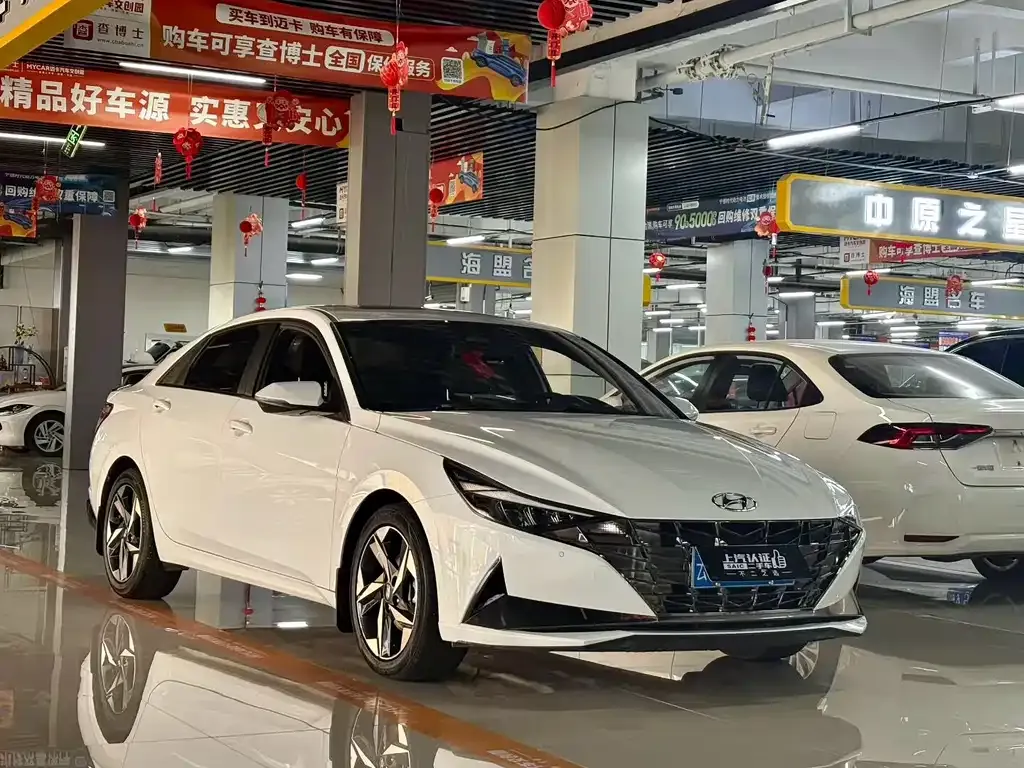Hyundai Elantra — фото 5