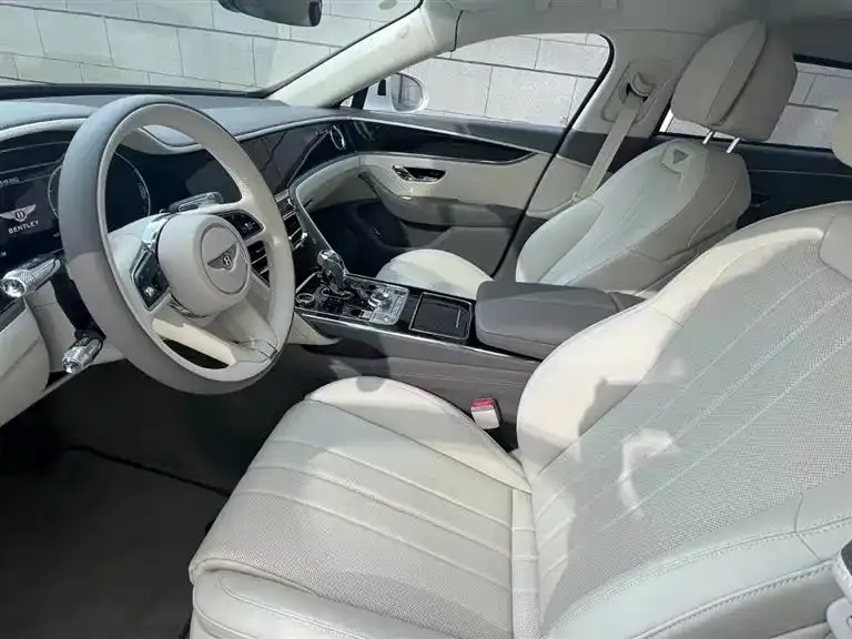 Bentley Flying Spur — фото 3