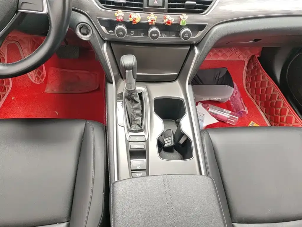 Honda Accord — фото 9