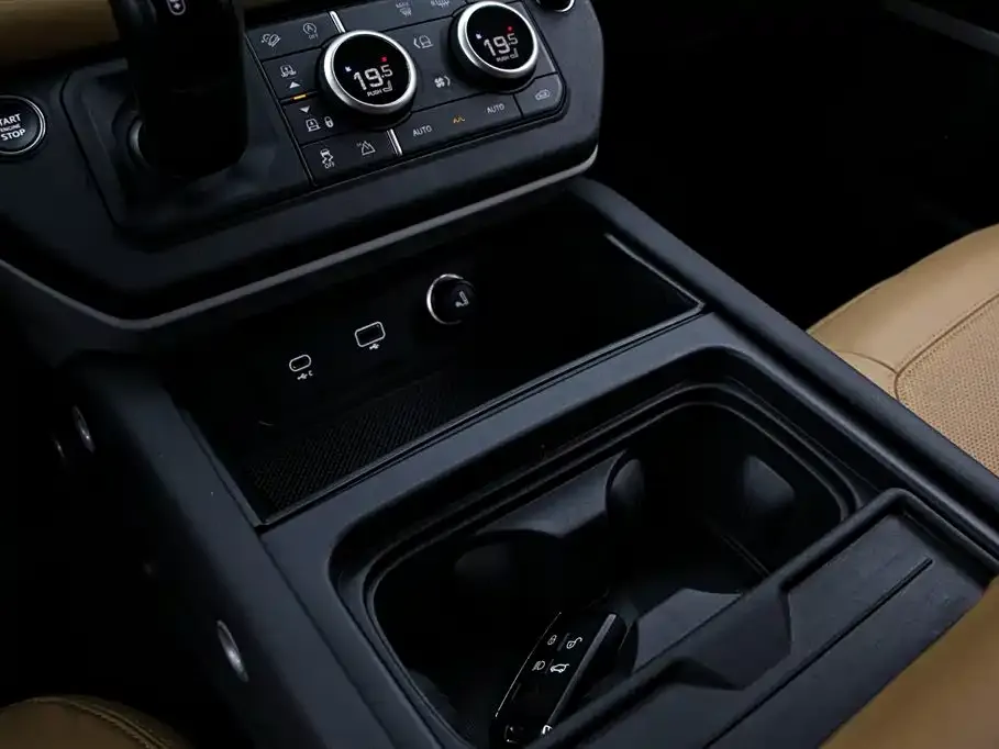 Land Rover Defender — фото 10