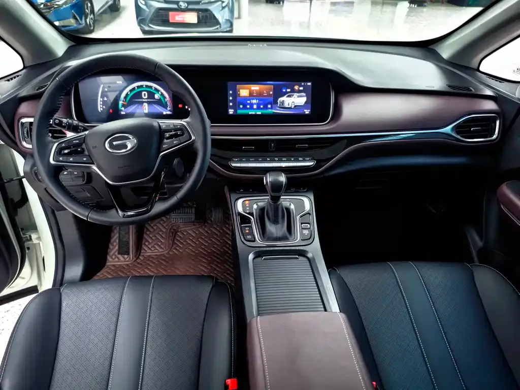 GAC Motor Trumpchi M6 — фото 9