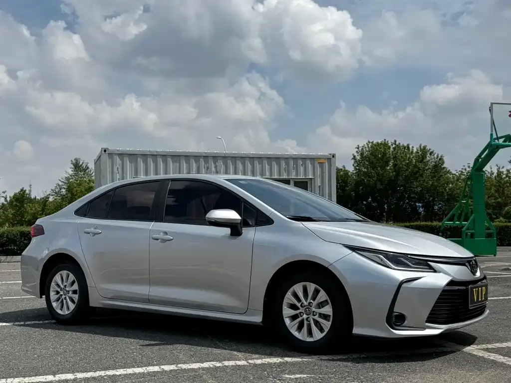 Toyota Corolla — фото 4