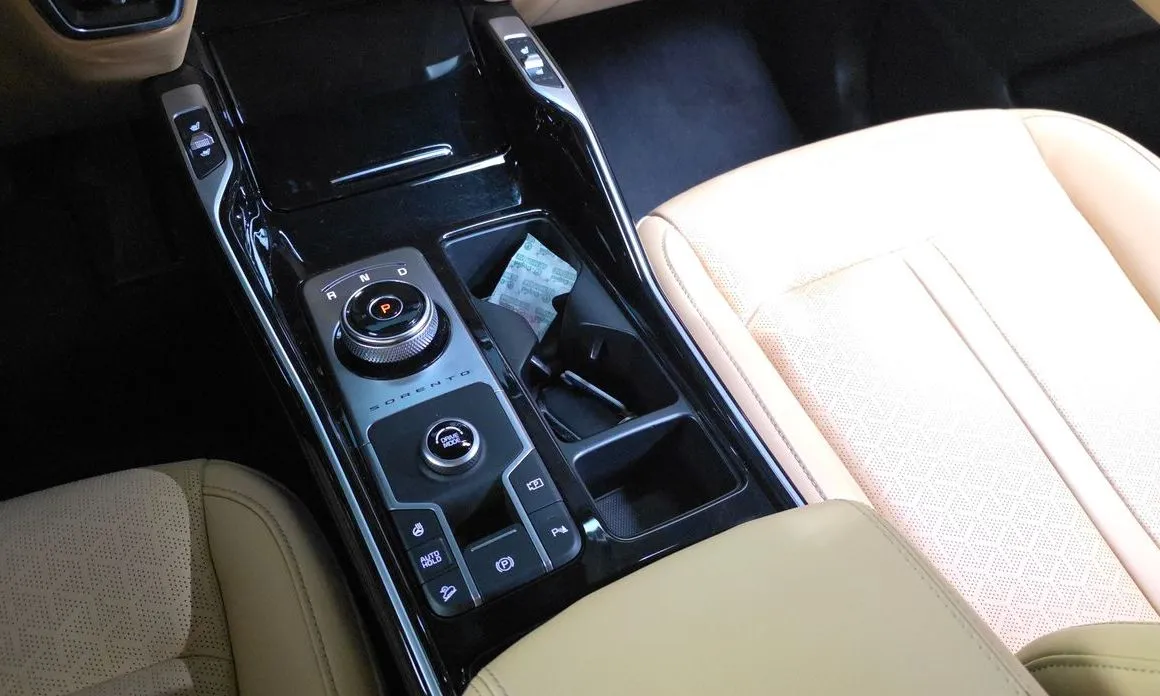 Kia Sorento — фото 5