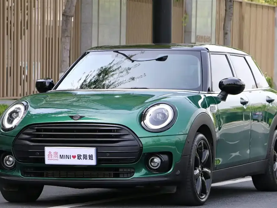 MINI Clubman — фото 1