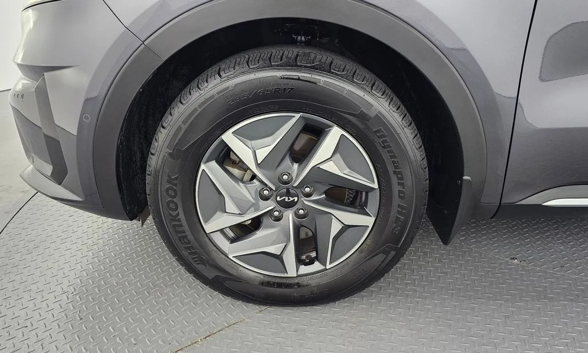 Kia Sorento — фото 7