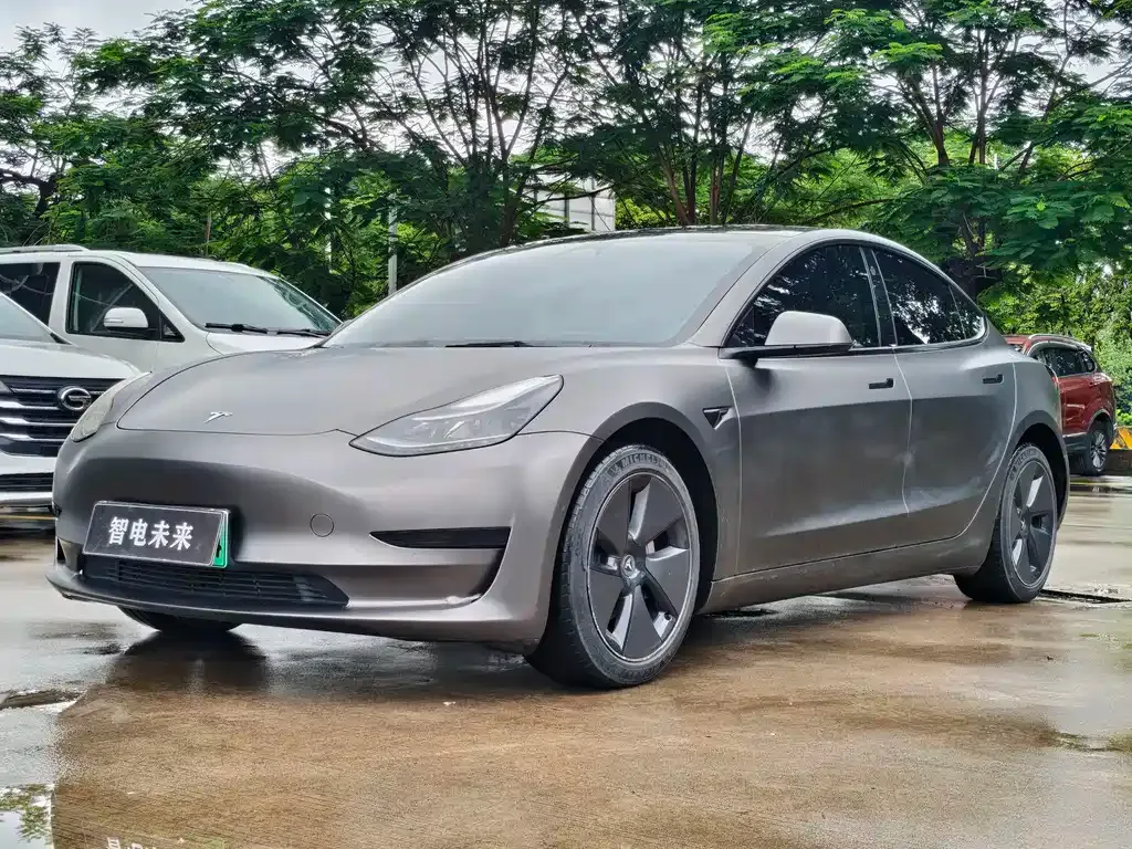 Tesla Model 3 — фото 1