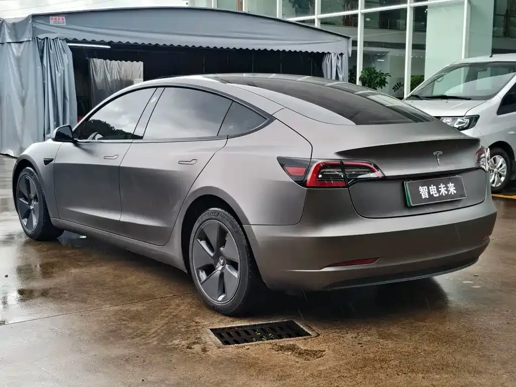 Tesla Model 3 — фото 9