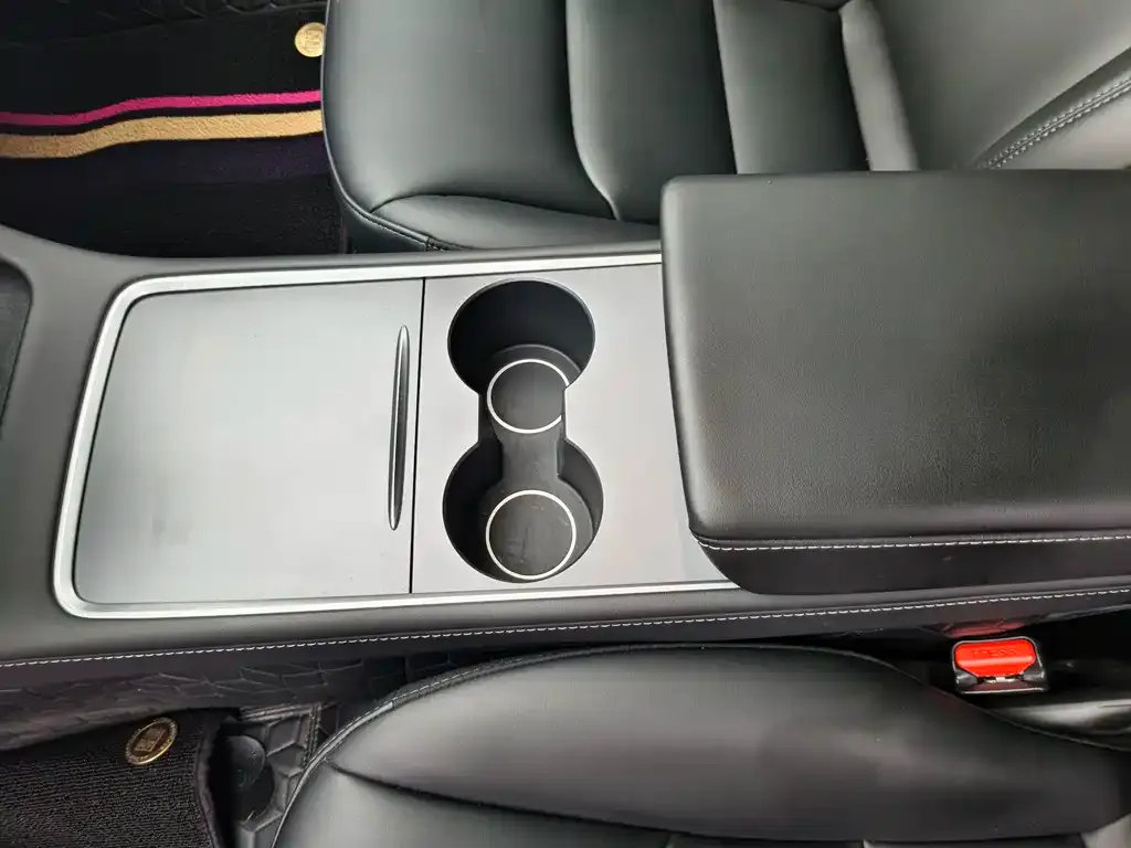 Tesla Model 3 — фото 2