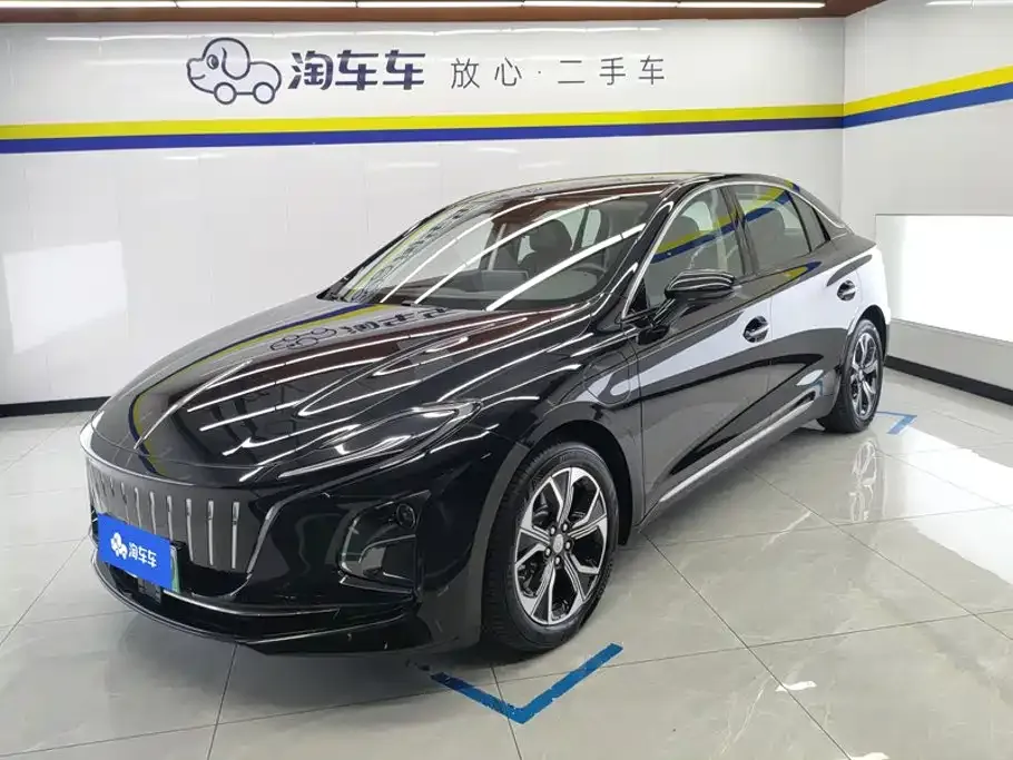Hongqi E-QM5 — фото 1