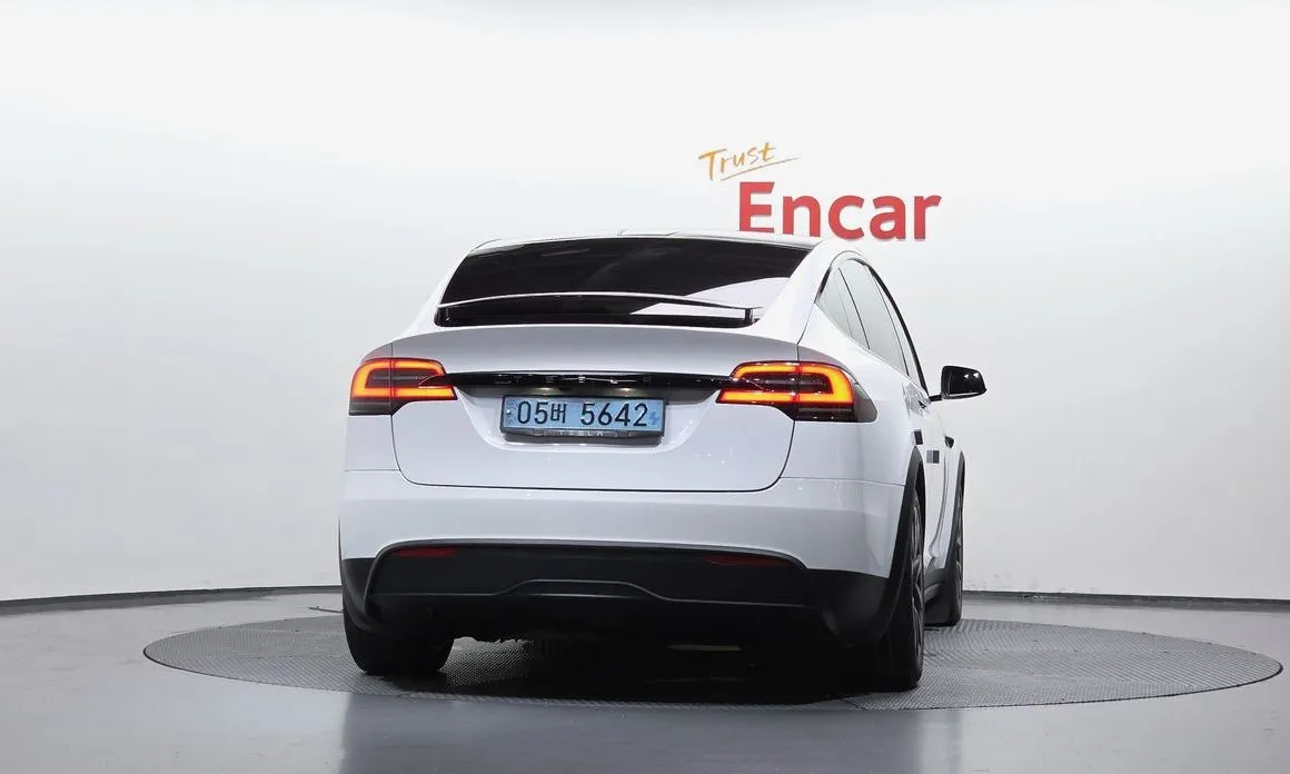 Tesla Model X 2023 из KR, фото 6