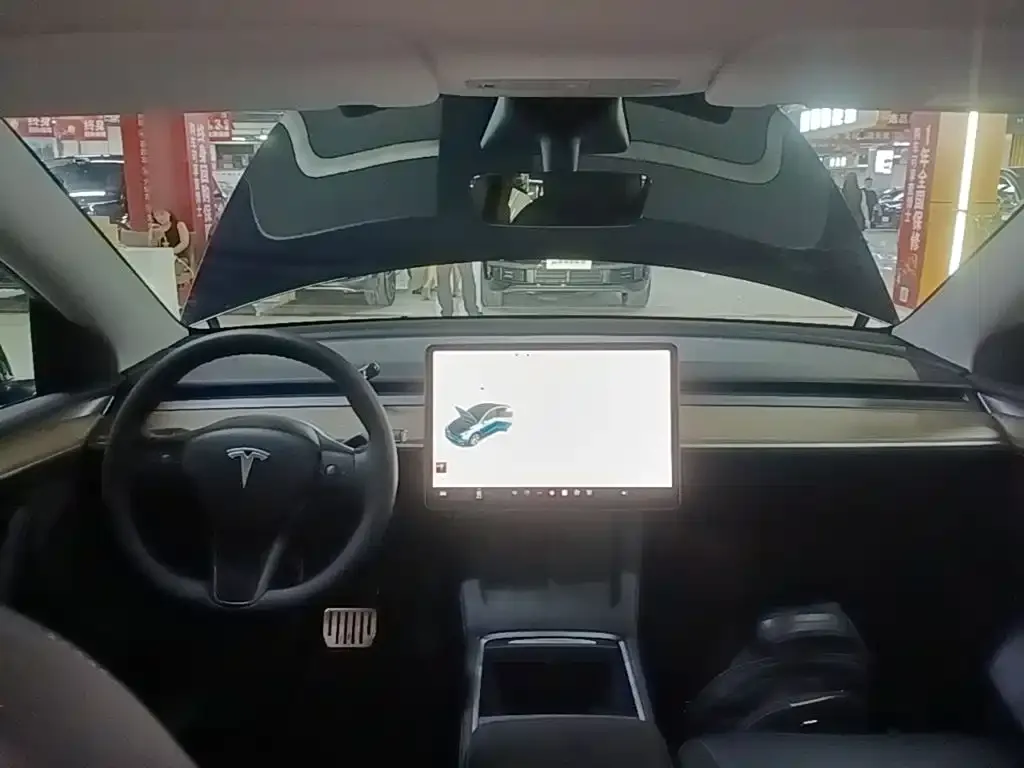 Tesla Model Y — фото 3