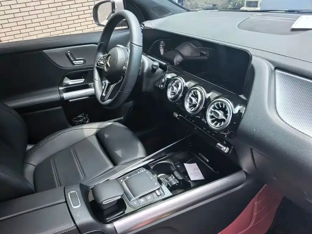 Mercedes-Benz GLA — фото 7