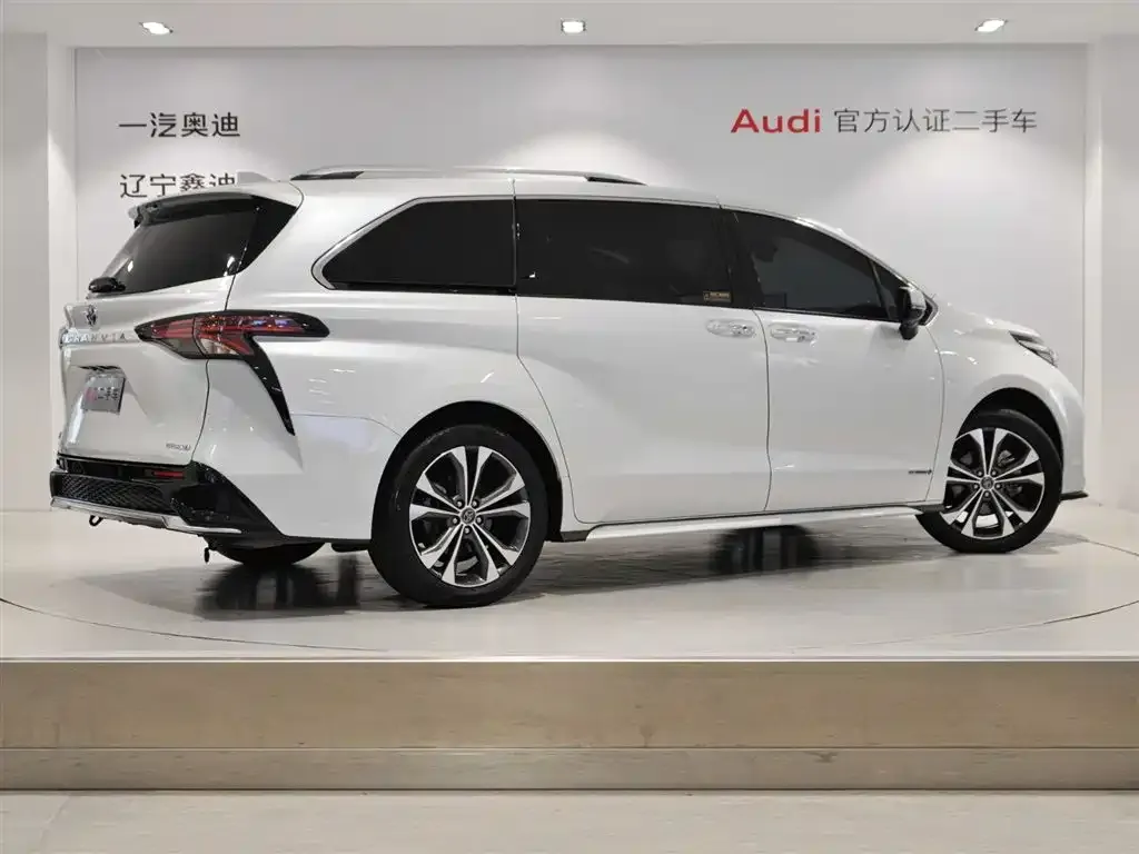 Toyota Granvia — фото 4
