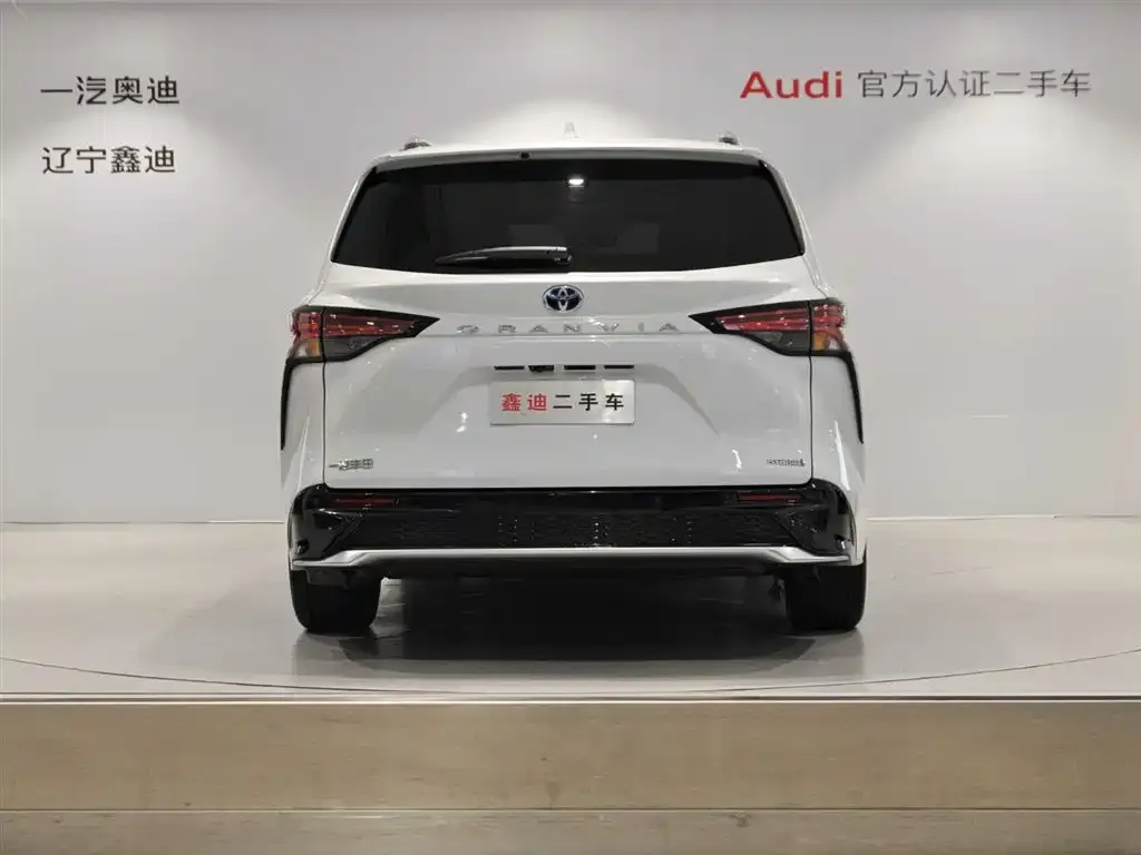 Toyota Granvia — фото 3