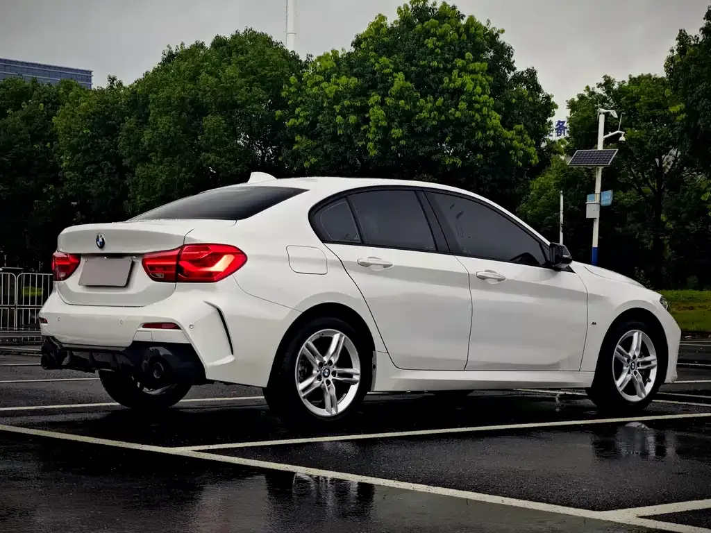 BMW 1 Series 2022 из CN, фото 8