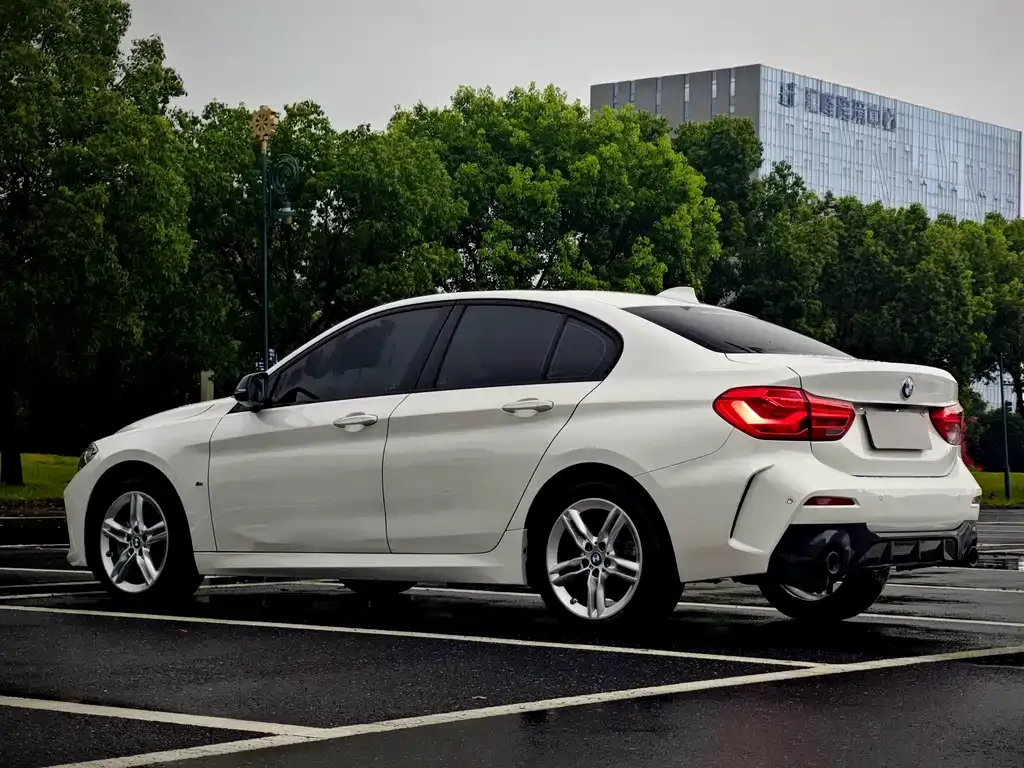 BMW 1 Series 2022 из CN, фото 3