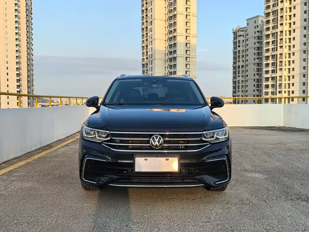 Volkswagen Tiguan L — фото 3