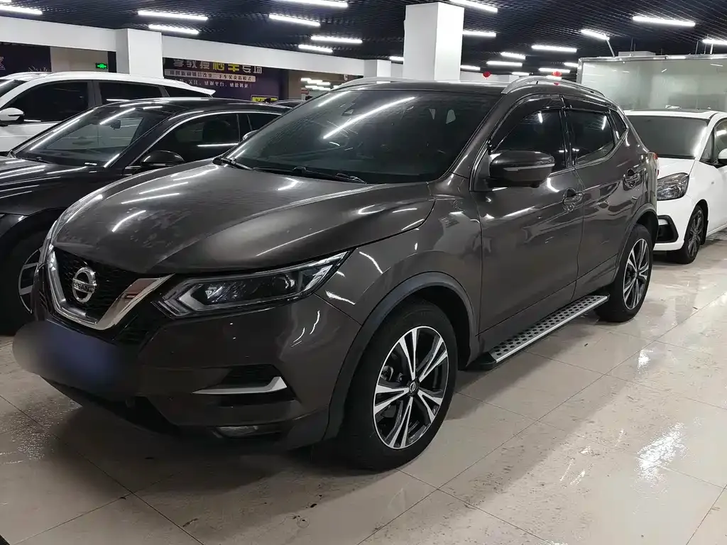 Nissan Qashqai — фото 1