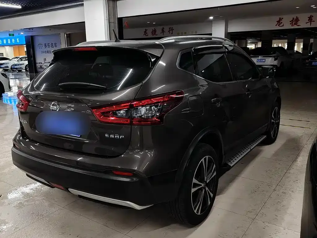 Nissan Qashqai — фото 4