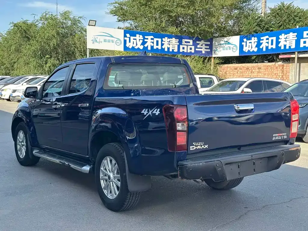 Isuzu D-MAX — фото 9