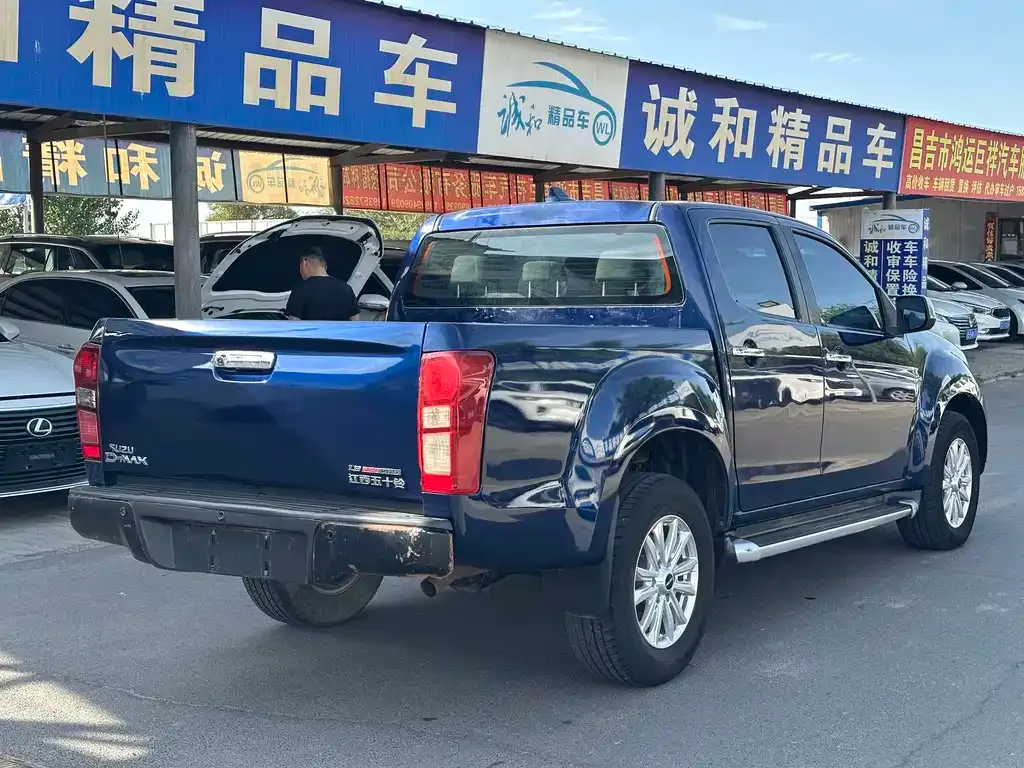 Isuzu D-MAX — фото 8