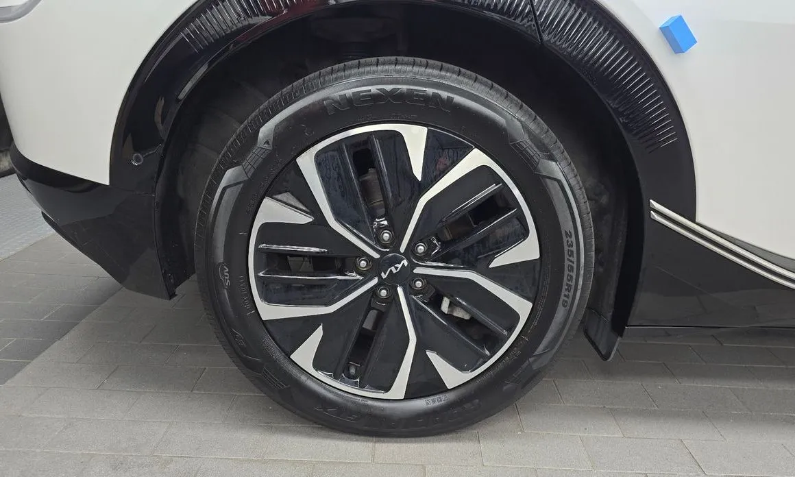Kia EV6 — фото 9