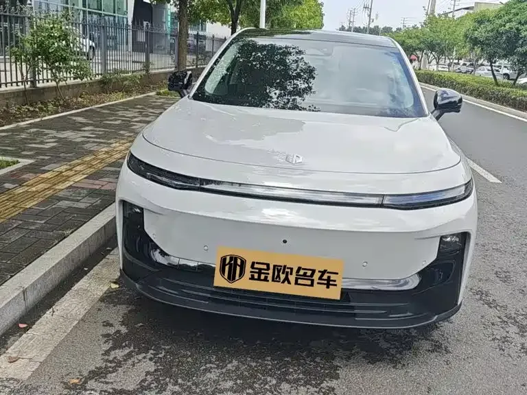 Leapmotor B10