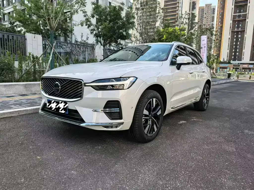 Volvo XC60 — фото 9