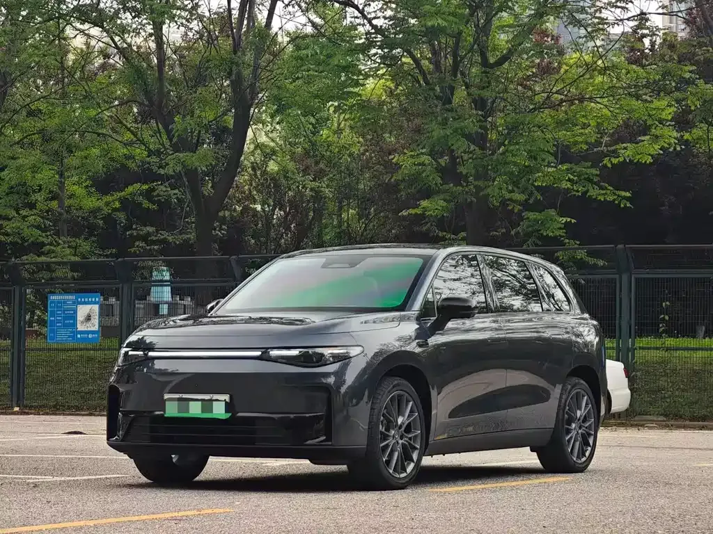 Leapmotor C10