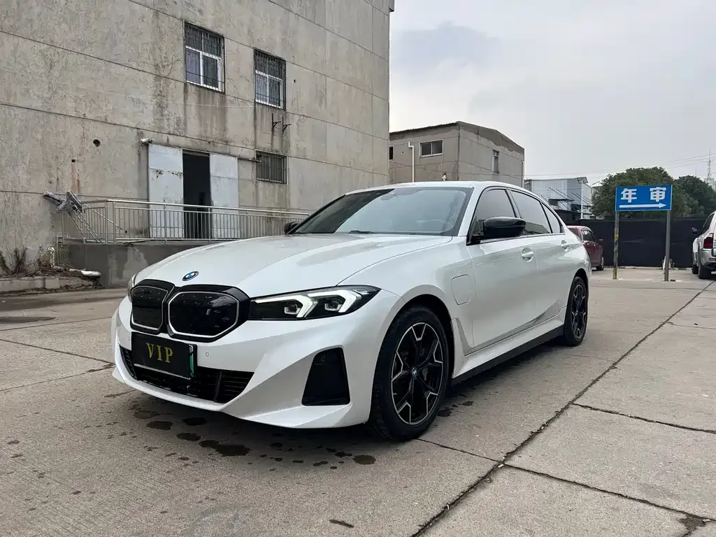BMW i3 — фото 1