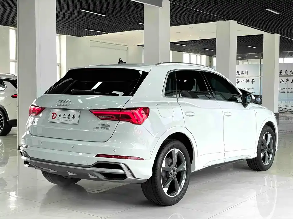 Audi Q3 — фото 7