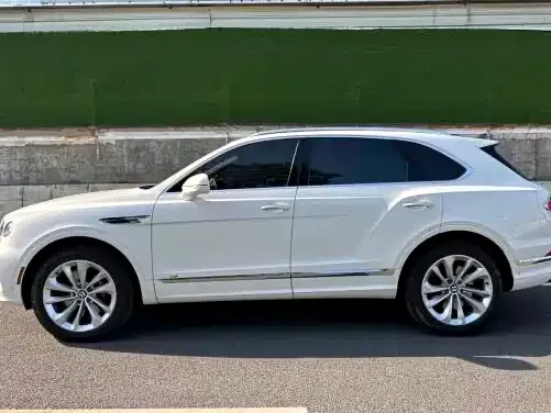 Bentley Bentayga — фото 2