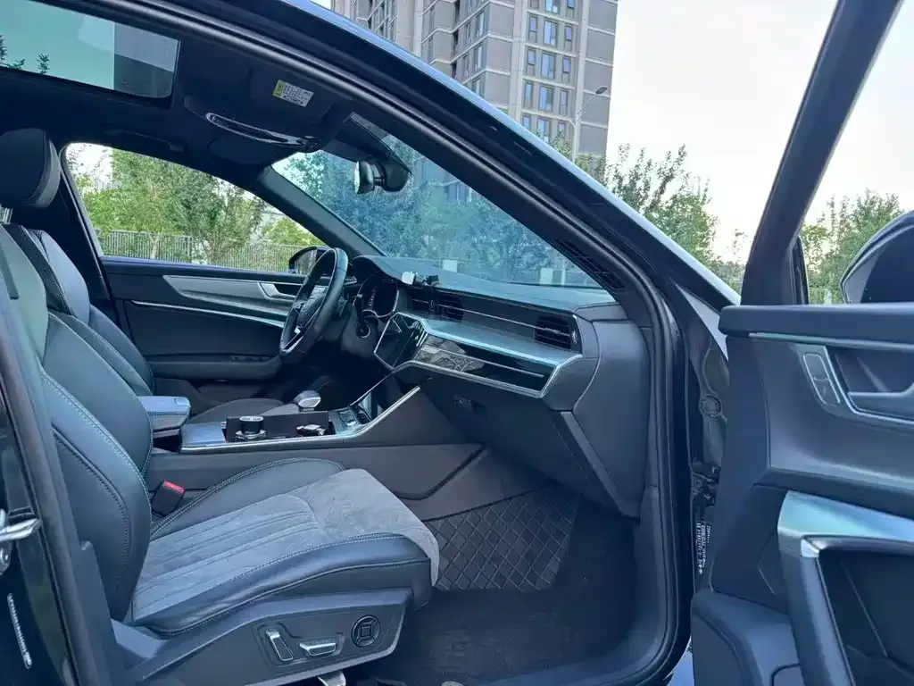 Audi A6L 2024 из CN, фото 5