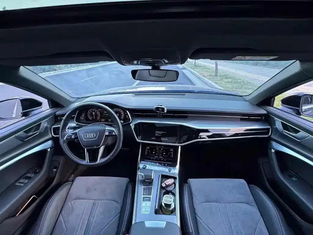 Audi A6L 2024 из CN, фото 2