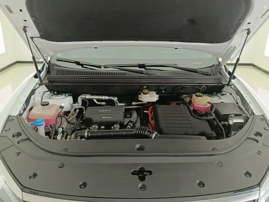 BYD Seal 05 DM-i — фото 10