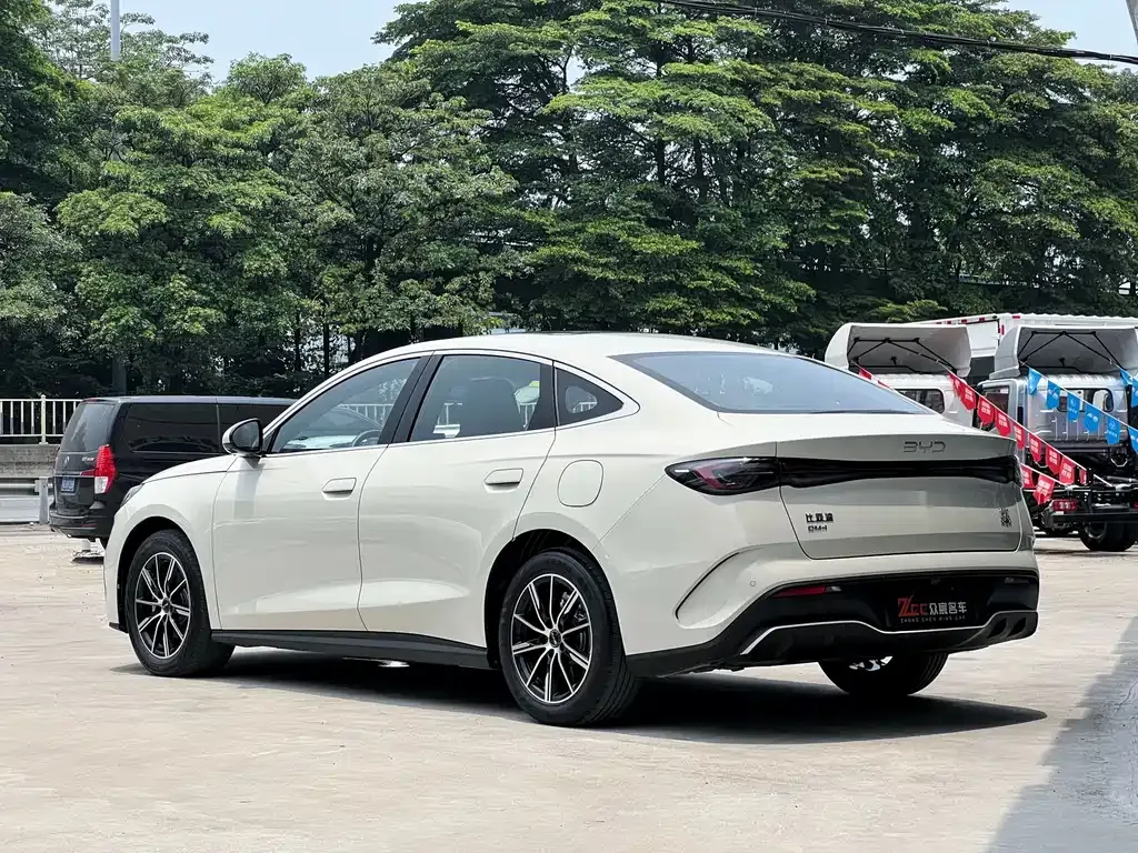 BYD Seal 06 — фото 10