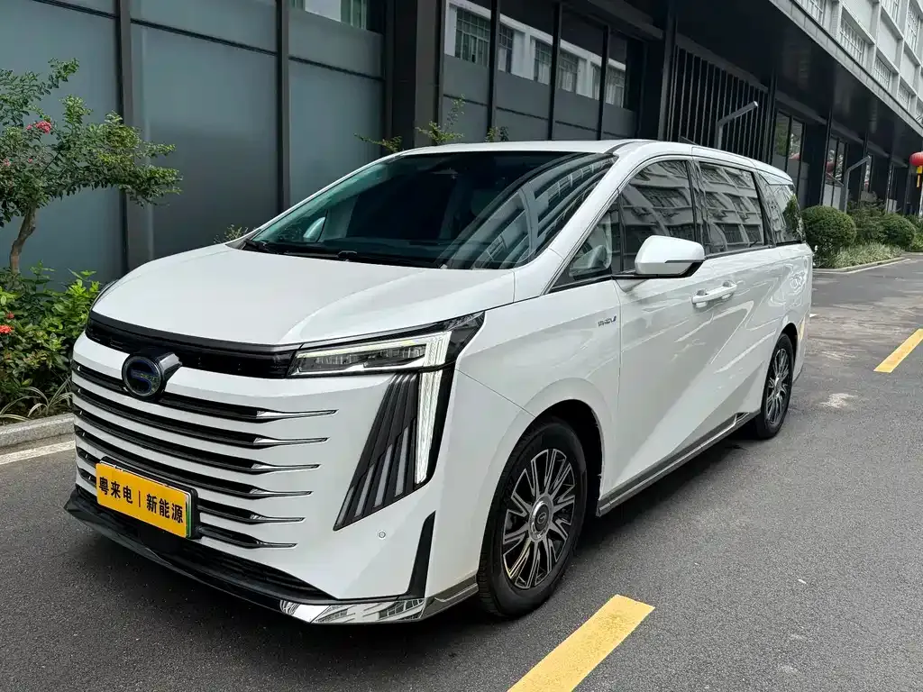 GAC Motor Trumpchi E9 — фото 1