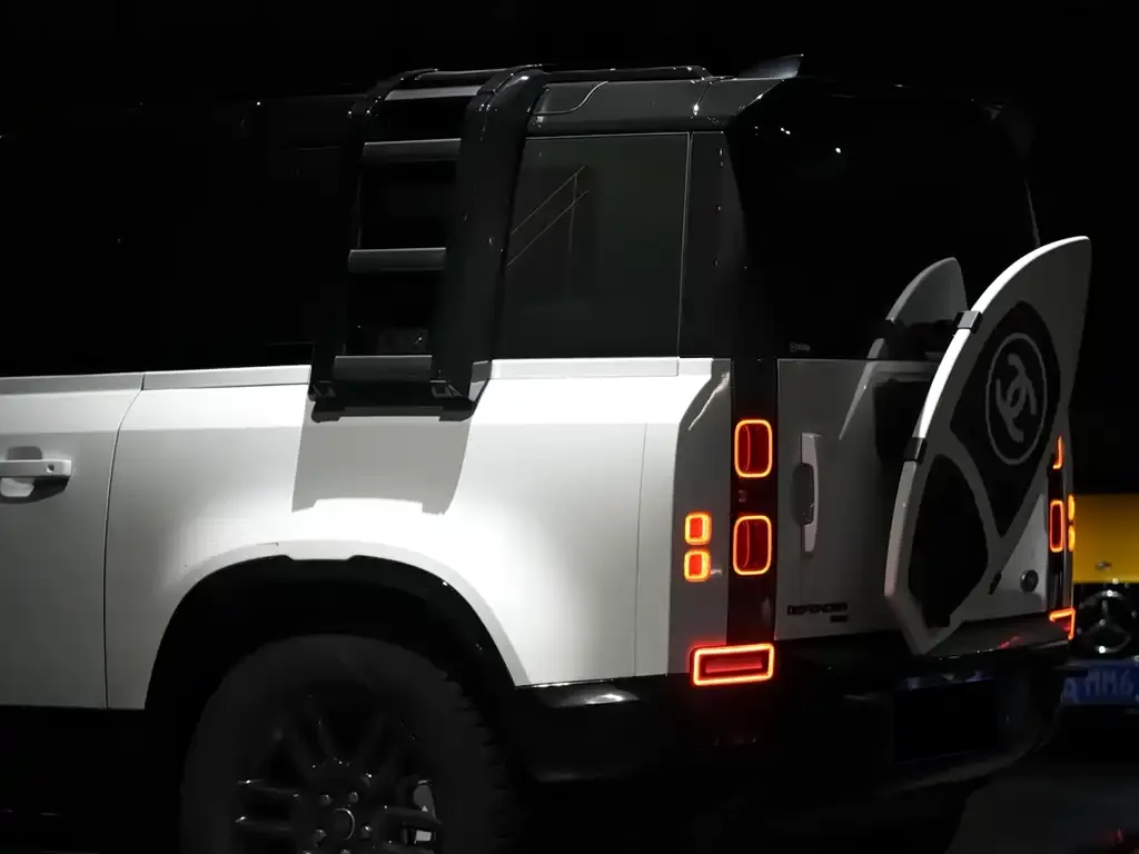 Land Rover Defender — фото 5