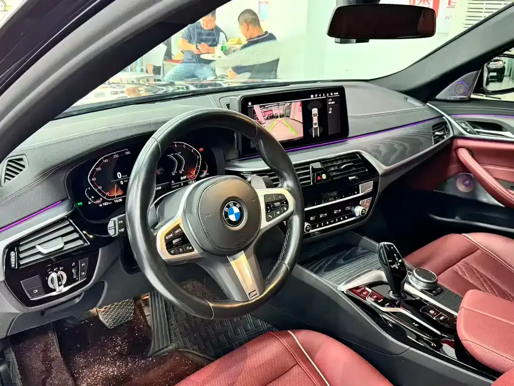 BMW 5 Series — фото 10