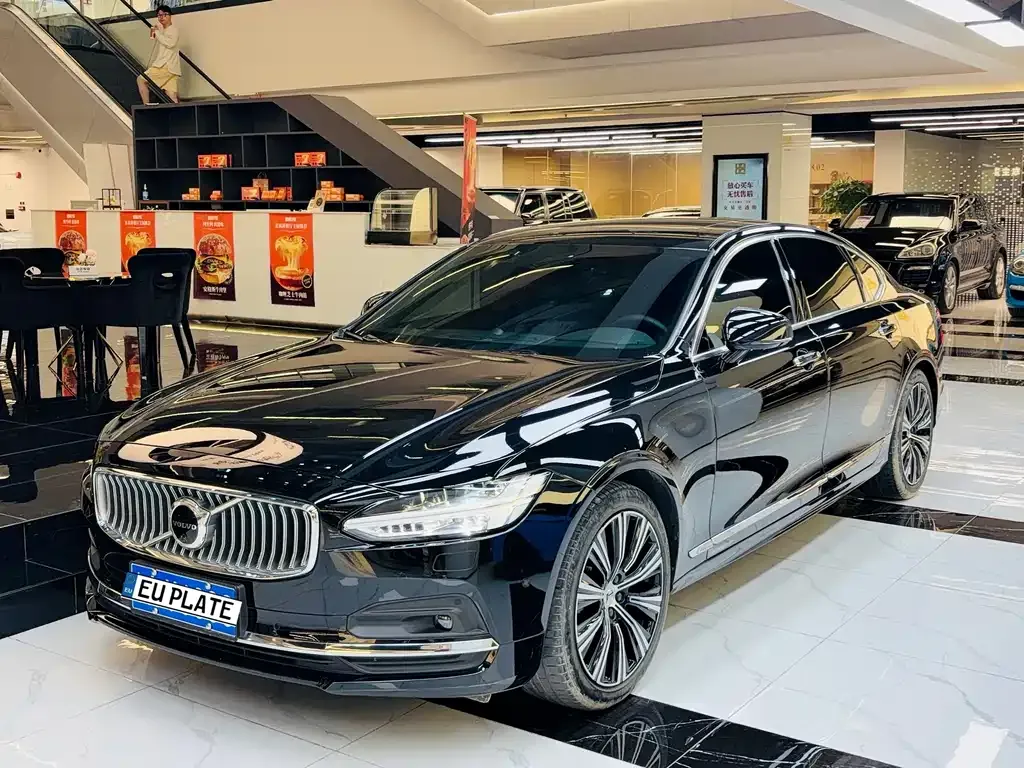 Volvo S90 — фото 1