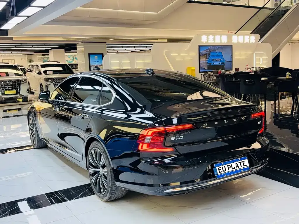 Volvo S90 — фото 10