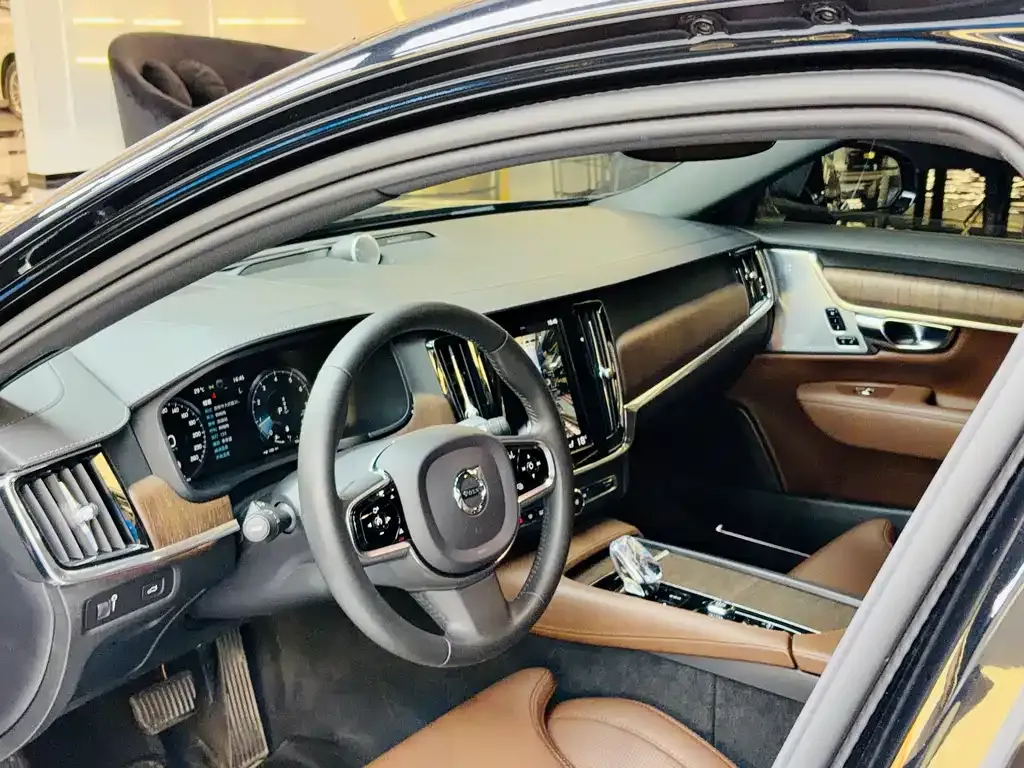 Volvo S90 — фото 8