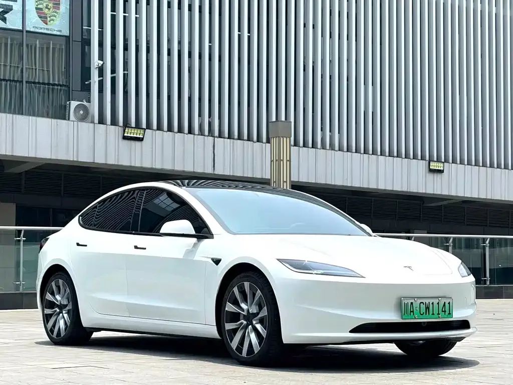 Tesla Model 3 — фото 2